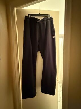 Reigning Champ Men's Black Sweatpants with Subtle Logo